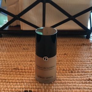 Giorgio Armani Luminous Silk Foundation